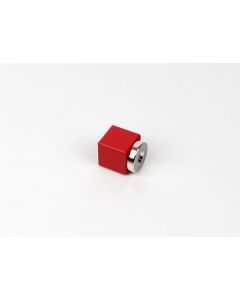 Magnet on cube